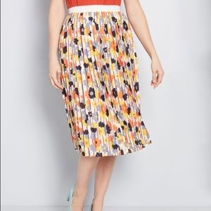 MODCLOTH Midi Floral Pleated Skirt XL